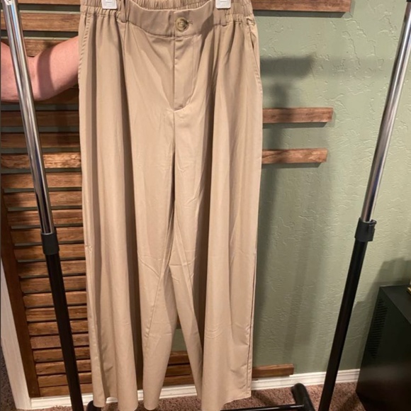 Zyia pleated wide leg khaki pants - Picture 7 of 8